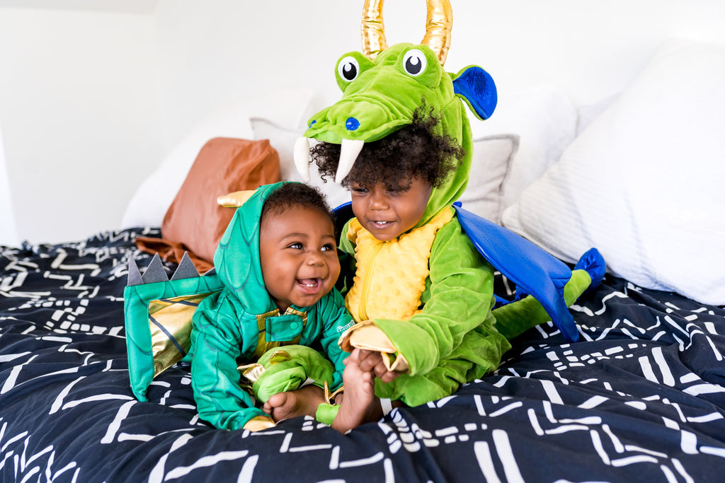 Boss Mick & King Kai of Neter Gold having a baby dragons only meeting. Looks as if it was a total success of a meeting. Photo Credit: Angela Vaughns Photography